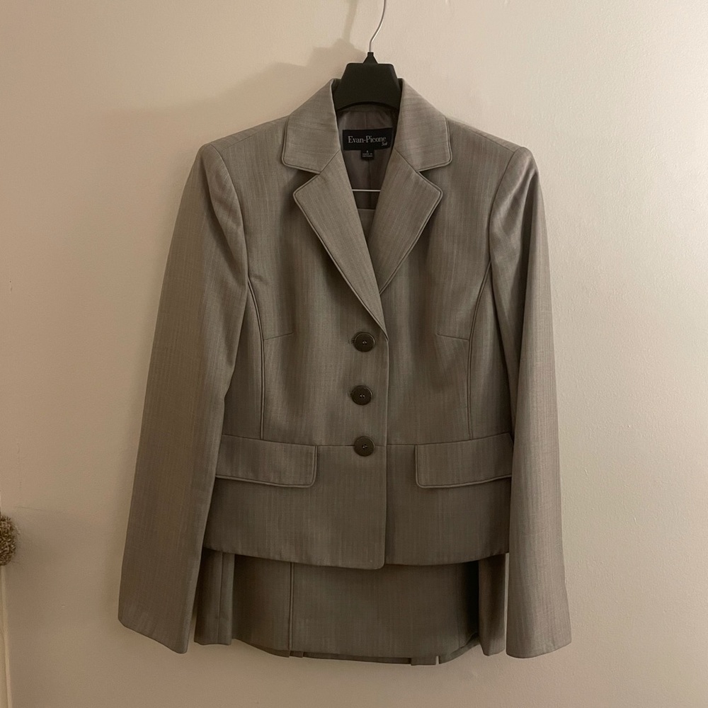 Evan Picone Two-piece Gray Suit Set